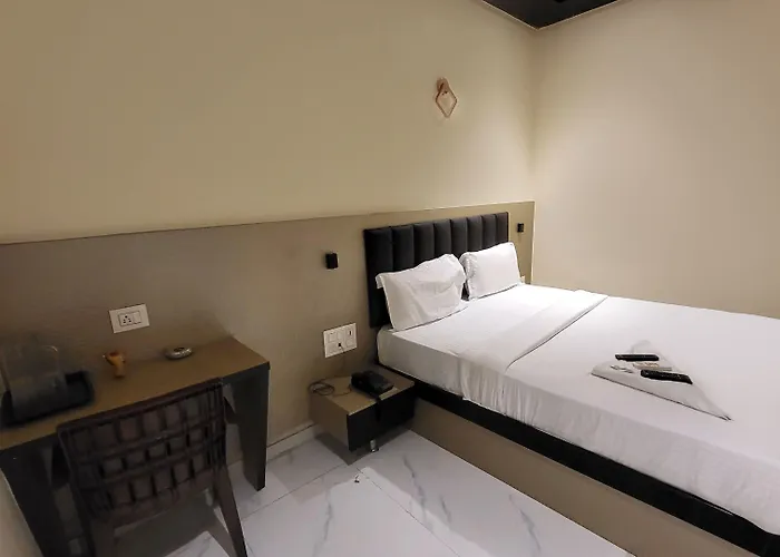 Fabhotel Prime Land - Nr Bkc Mumbai
